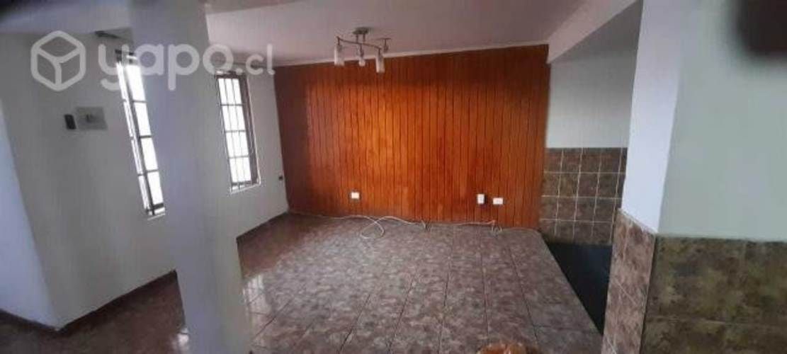 Se arrienda amplia casa