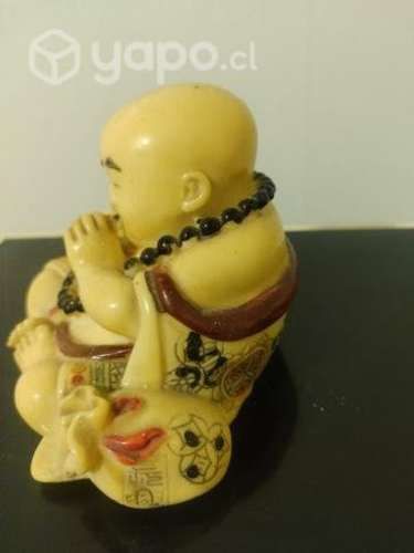 Buda sonriente en resina esculpido a mano