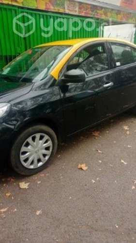 Vendo taxi Nissan versa 2021 al.dia llegar y traba