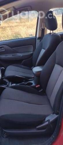 Mitsubishi l200 2017