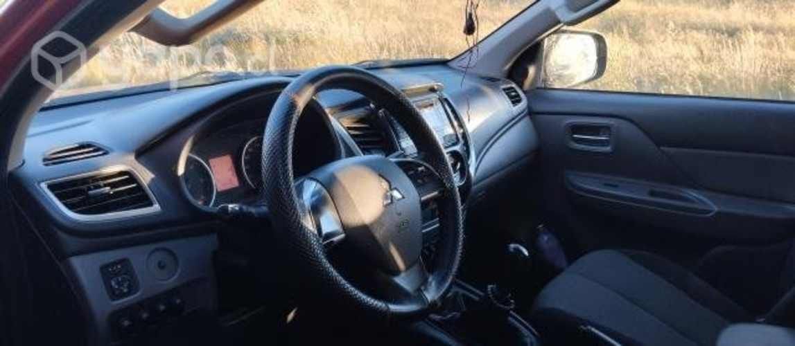 Mitsubishi l200 2017