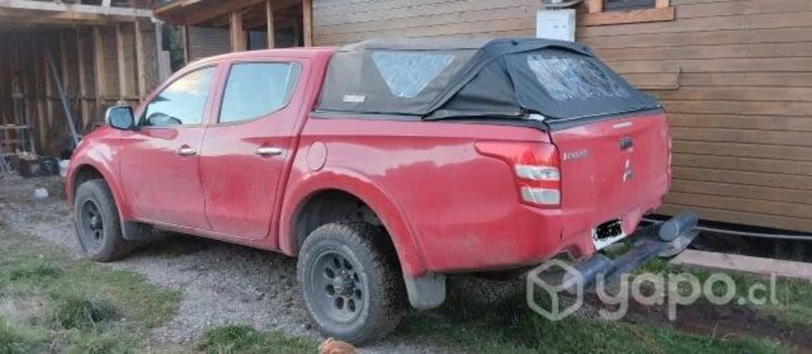 Mitsubishi l200 2017