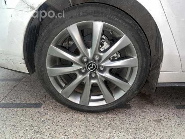 Neumático Mazda 3