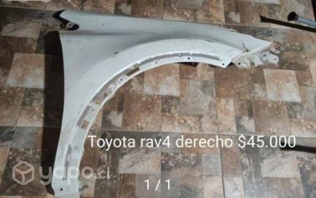 Tapabarro derecho Toyota raav4