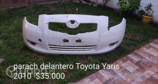 Parachoque delantero Toyota Yaris 2010