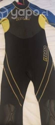 Traje de agua deportivo