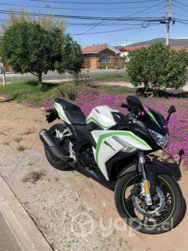 Moto Loncin LX 250 GS