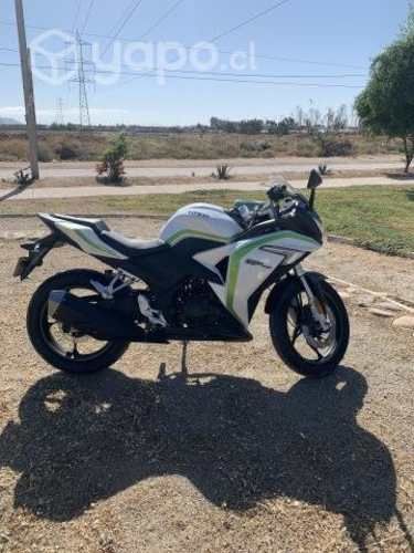 Moto Loncin LX 250 GS