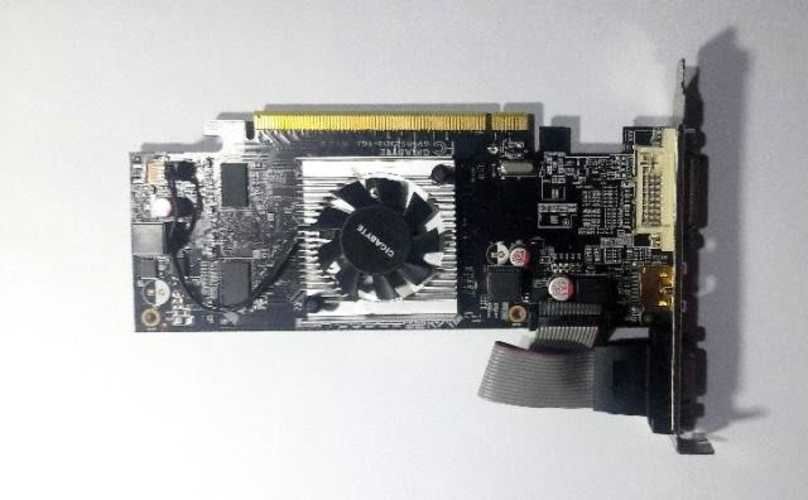 Tarjeta gráfica AMD Radeon R5 230 de 1Gb