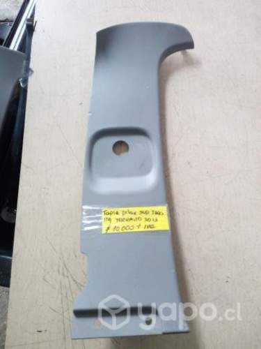 Tapiz cubre pilar trasero sup izq Nissan Terrano