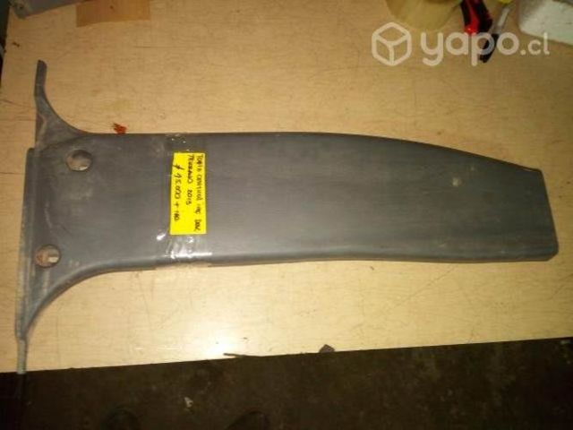 Tapiz cubre pilar central inf der Nissan Terrano