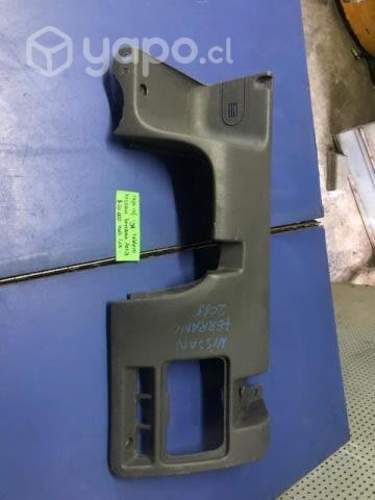 Tapa inferior izquierda tablero Nissan Terrano