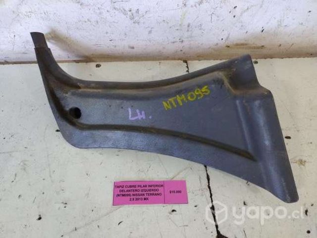 Tapiz Cubre Pilar Inf del izq (NTM095) Terrano 2.5