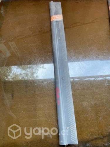 Tapiz cubre zocalo delantero derecho Terrano 2011