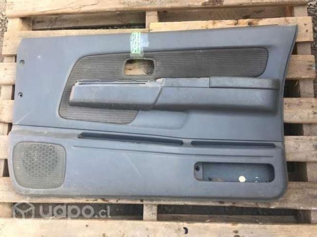 Tapiz puerta delantera derecha Nissan Terrano