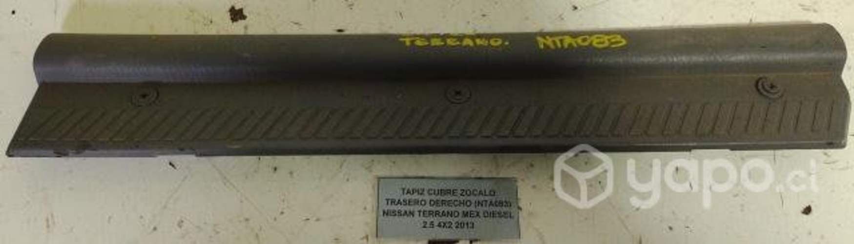 Tapiz Cubre Zocalo Tras Der (NTA083) Terrano Mex