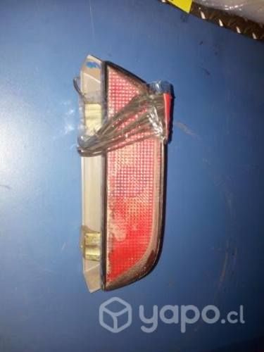 Tercera luz freno Nissan Terrano