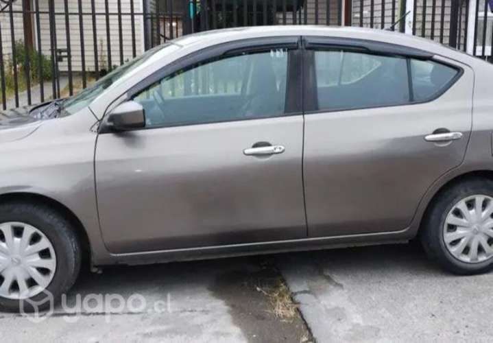 Se vende Nissan Versa