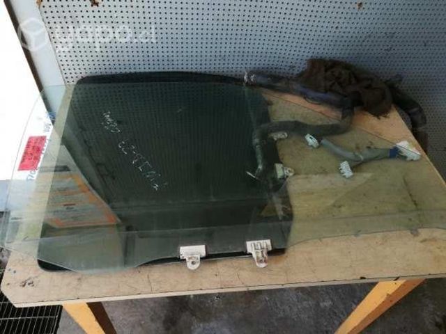 Vidrio Puerta delantera derecha Nissan Terrano