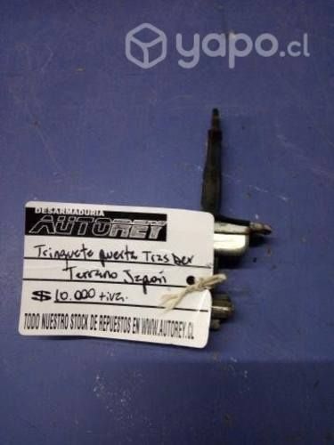 Trinquete puerta trasera derecha Nissan Terrano