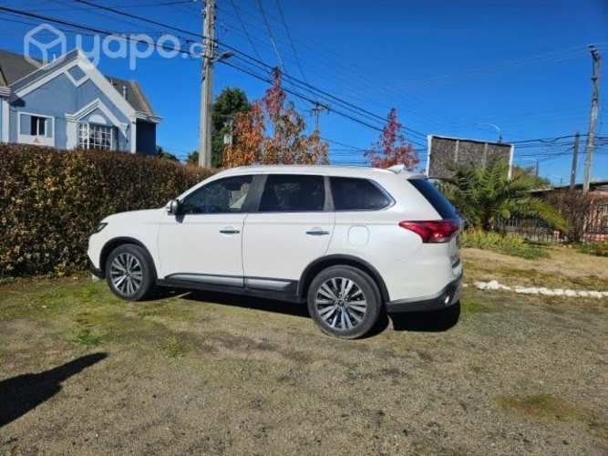 Mitsubishi Outlander GLS 2.4 4x4 AT año 2020
