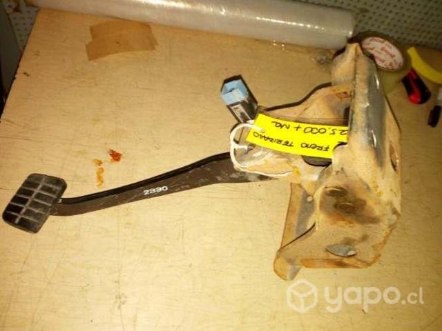 Pedal freno Nissan Terrano