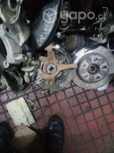 Muñón delantero Nissan march 2016 de. desarme