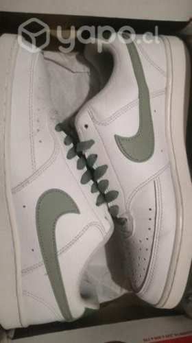 Nike court visión low