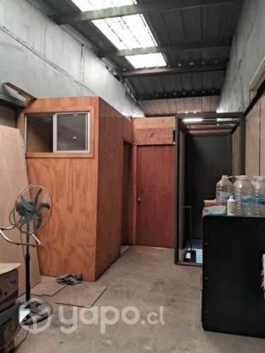 Excelente local comercial en Lo Valledor