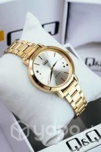 Reloj quq de citizen q893j011y mujer dorado