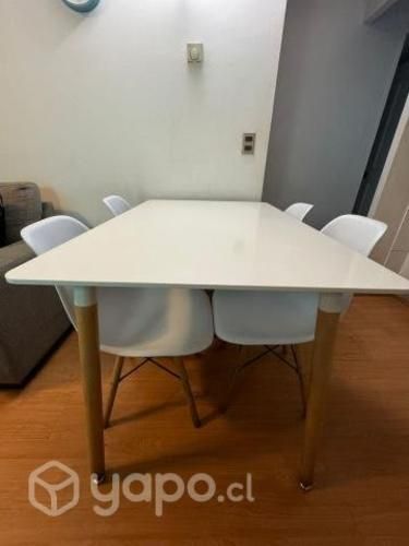 Comedor blanco EAMES + 4 sillas