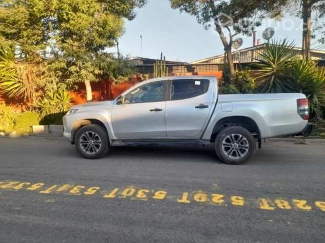 Camioneta diésel L200  2023