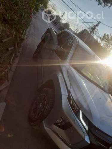 Camioneta diésel L200  2023