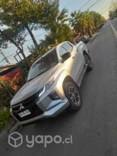 Camioneta diésel L200  2023