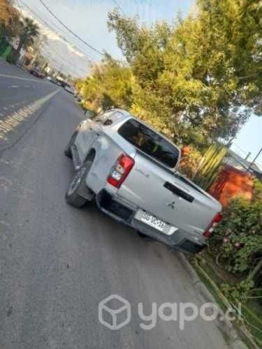 Camioneta diésel L200  2023