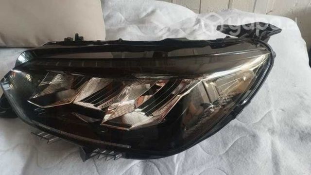 Foco optico derecho Peugeot 