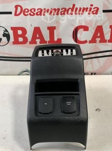 Moldura trasera conectores V12 y 150W FORD EDGE