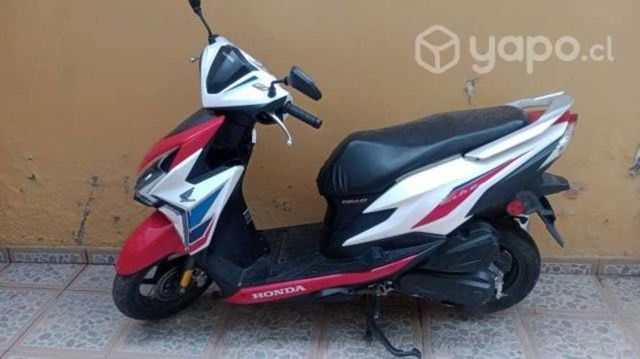 Motocicleta Honda 2021 (papeles al día)