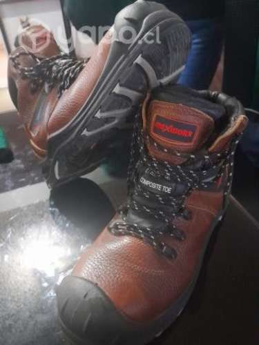 Zapatos de seguridad 42 ( nuevos)
