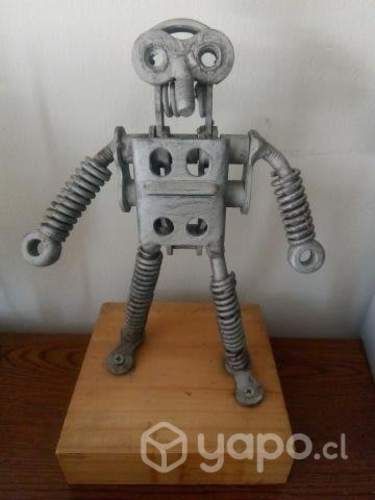 Escultura metálica de reciclaje &quot;Robot&quot;