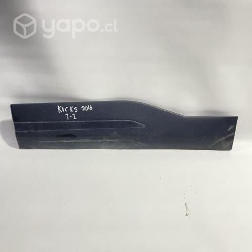Moldura Puerta T-I Nissan Kicks 1.6 2016