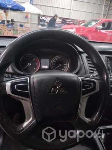 Mitsubishi l200 2022