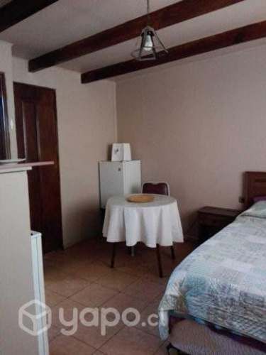 Arriendo amoblado un ambiente interior