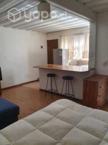 Arriendo amoblado un ambiente interior