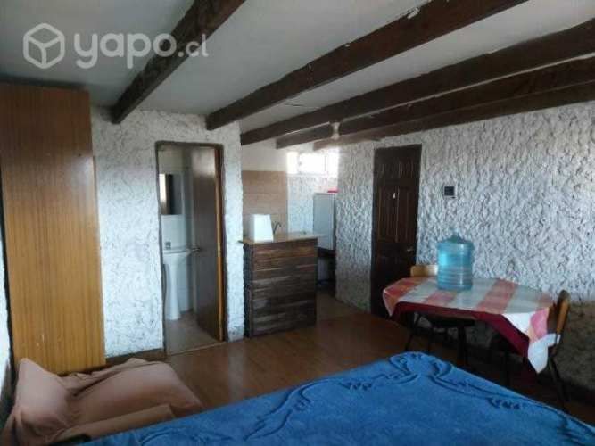 Arriendo amoblado un ambiente interior