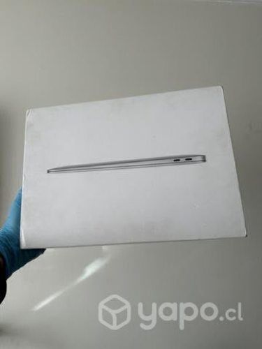 MacBook Air M1 Silver usado en caja en buen estado