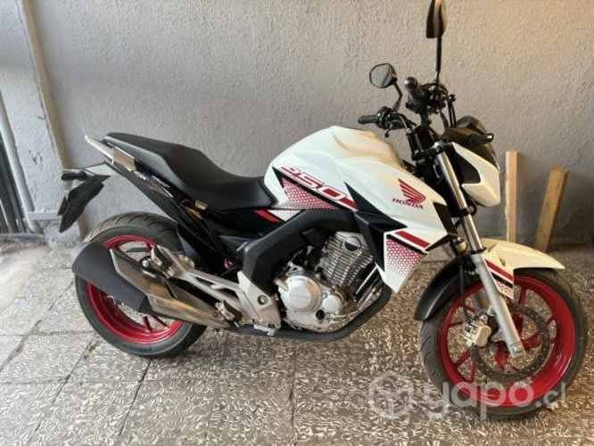 Moto Honda CB 250 Twister