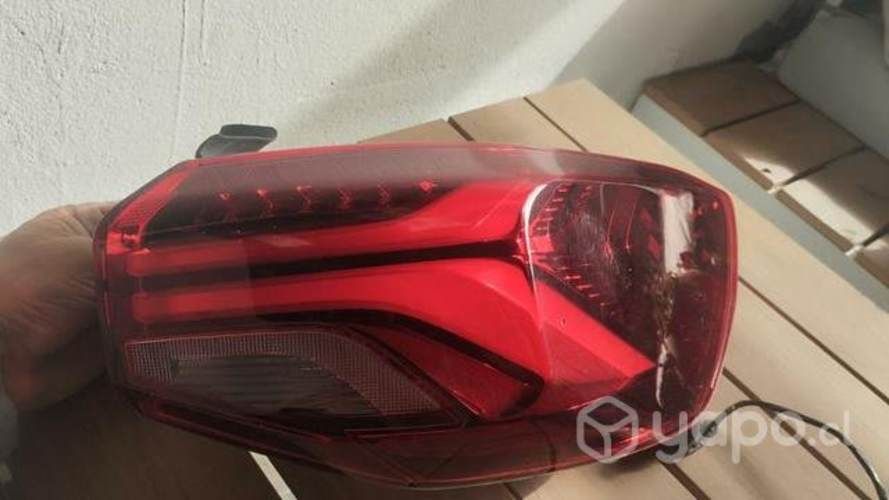 Foco derecho Chevrolet onix sedan led original