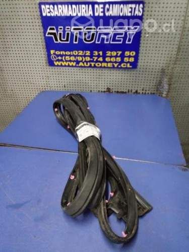 Goma contorno puerta delantera izq Ford F150 2019