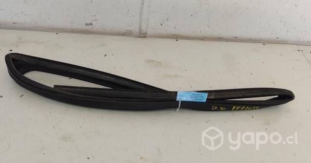 Goma Vidrio Puerta Del Izq (FFP2025) F150 2020 Pla